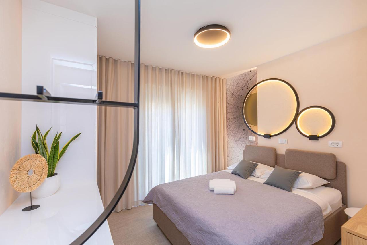 Sea View Apartment *